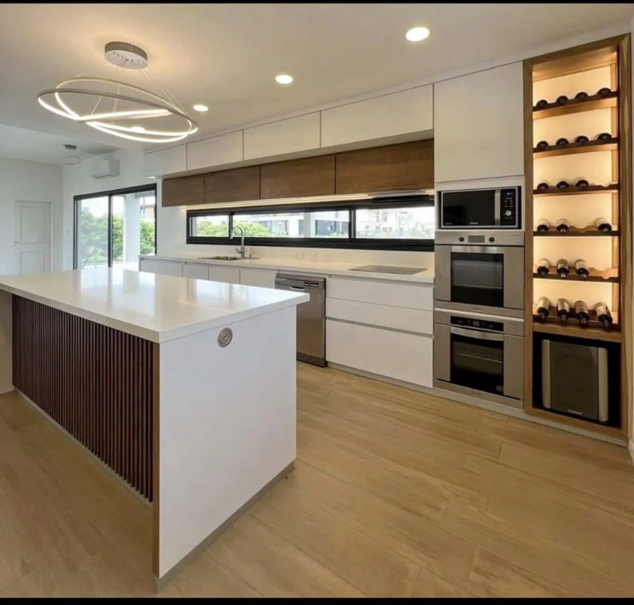 Mueble de cocina laqueado blanco